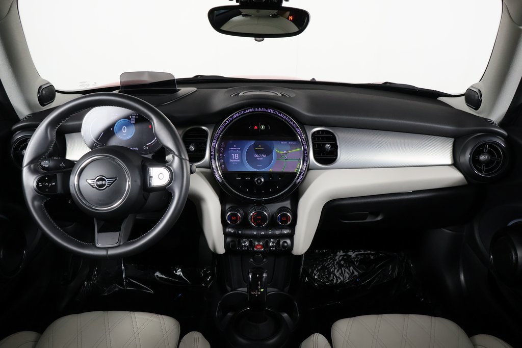 Used 2023 MINI Cooper 2-Door Hardtop FWD image 8