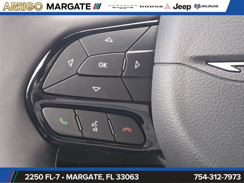 New 2027 Chrysler Pacifica Limited w/ Family Tech Group FWD image 28