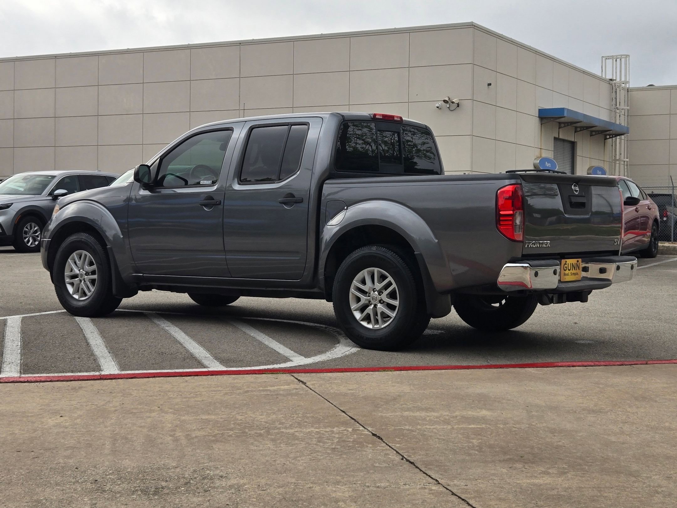 Used 2017 Nissan Frontier SV w/ SV Value Truck Package RWD image 5