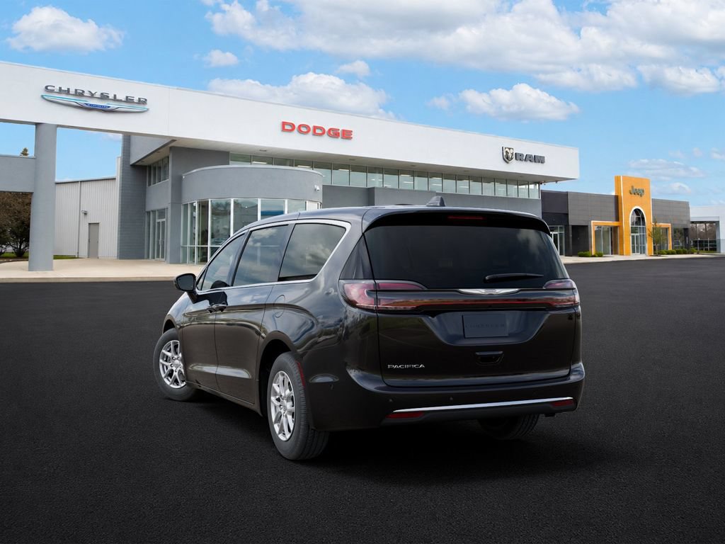 New 2025 Chrysler Pacifica Select FWD image 3