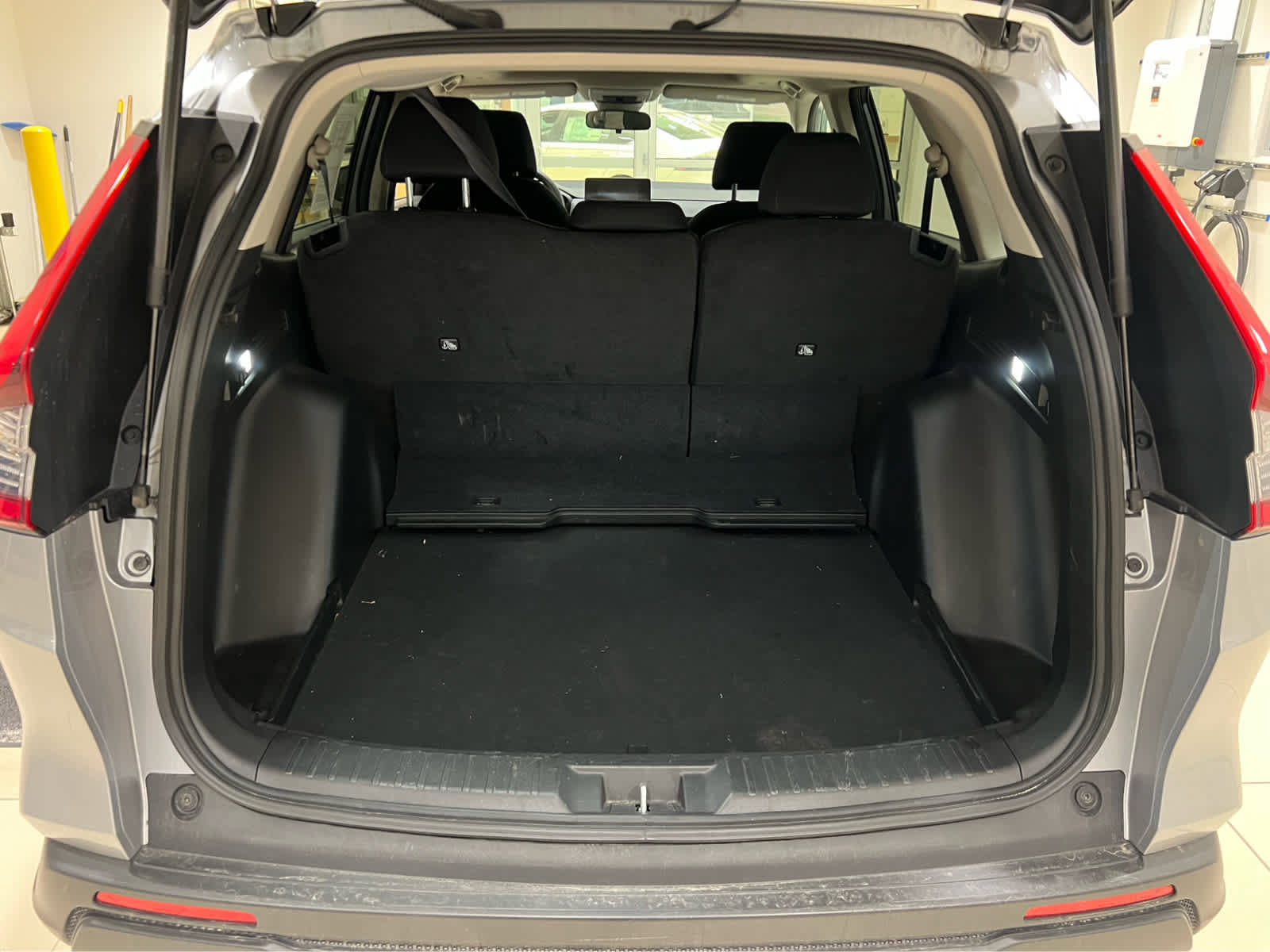 Used 2023 Honda CR-V EX image 11