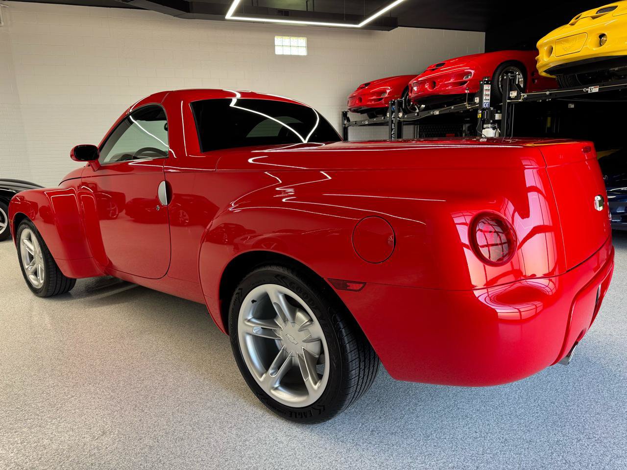 Used 2003 Chevrolet SSR w/ Preferred Equipment Group RWD image 8