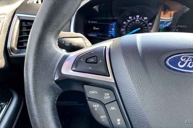Used 2020 Ford Edge Titanium AWD/4WD image 17