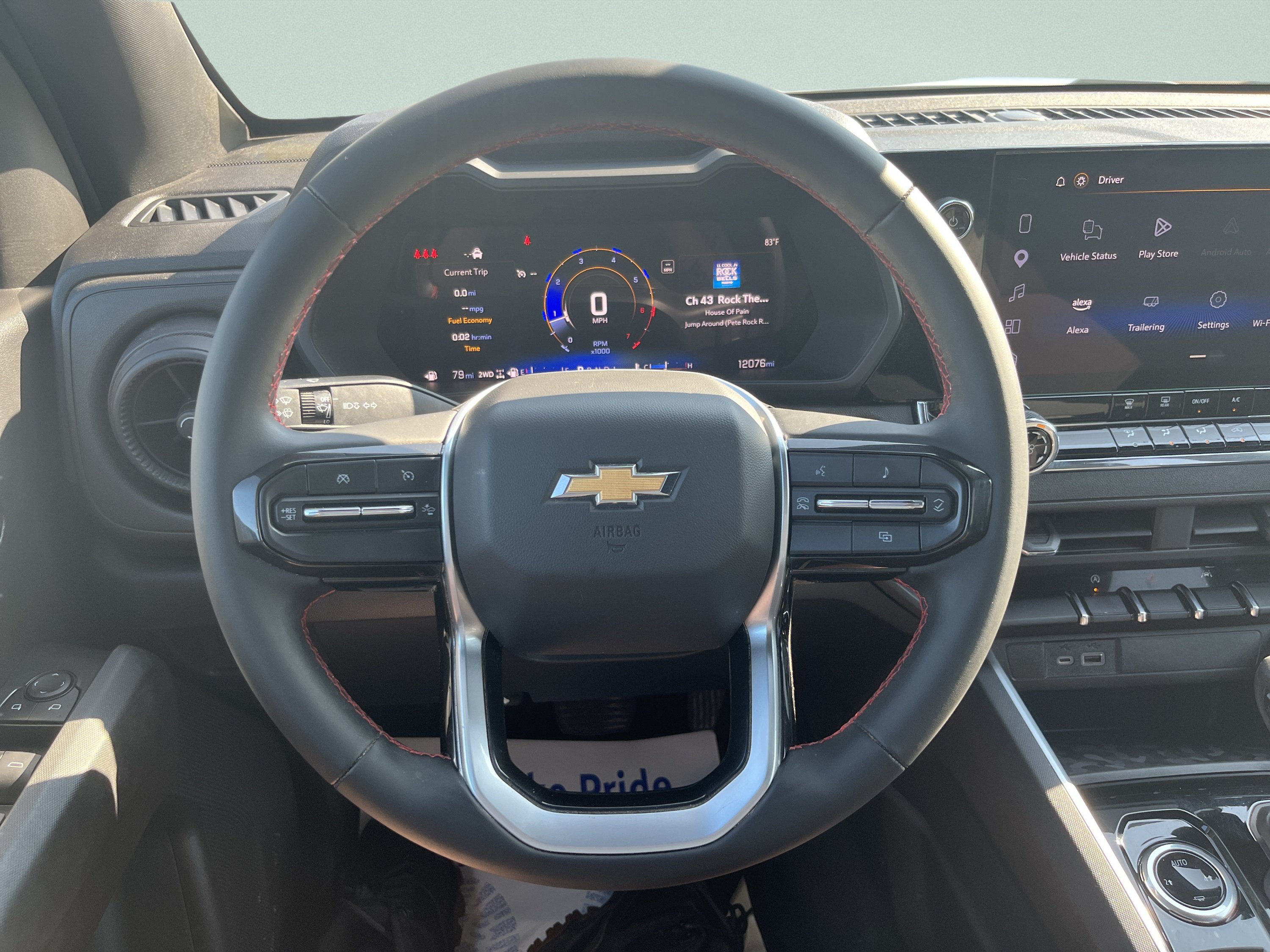 Used 2025 Chevrolet Colorado W/T w/ Advanced Trailering Package AWD/4WD image 15