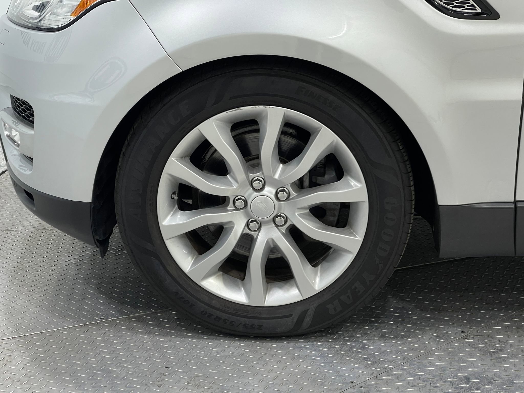 Used 2017 Land Rover Range Rover Sport HSE image 35