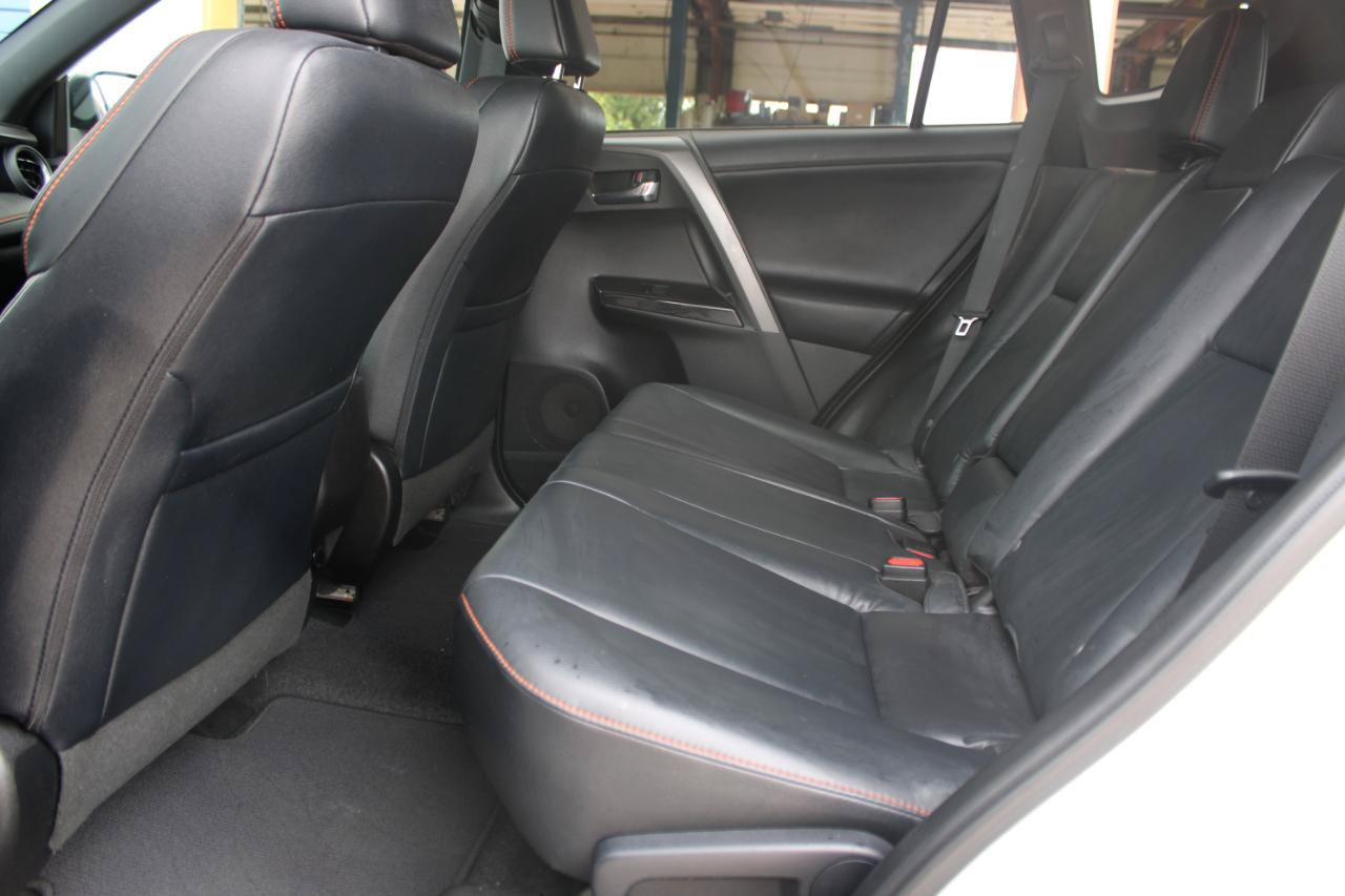 Used 2016 Toyota RAV4 SE FWD image 35