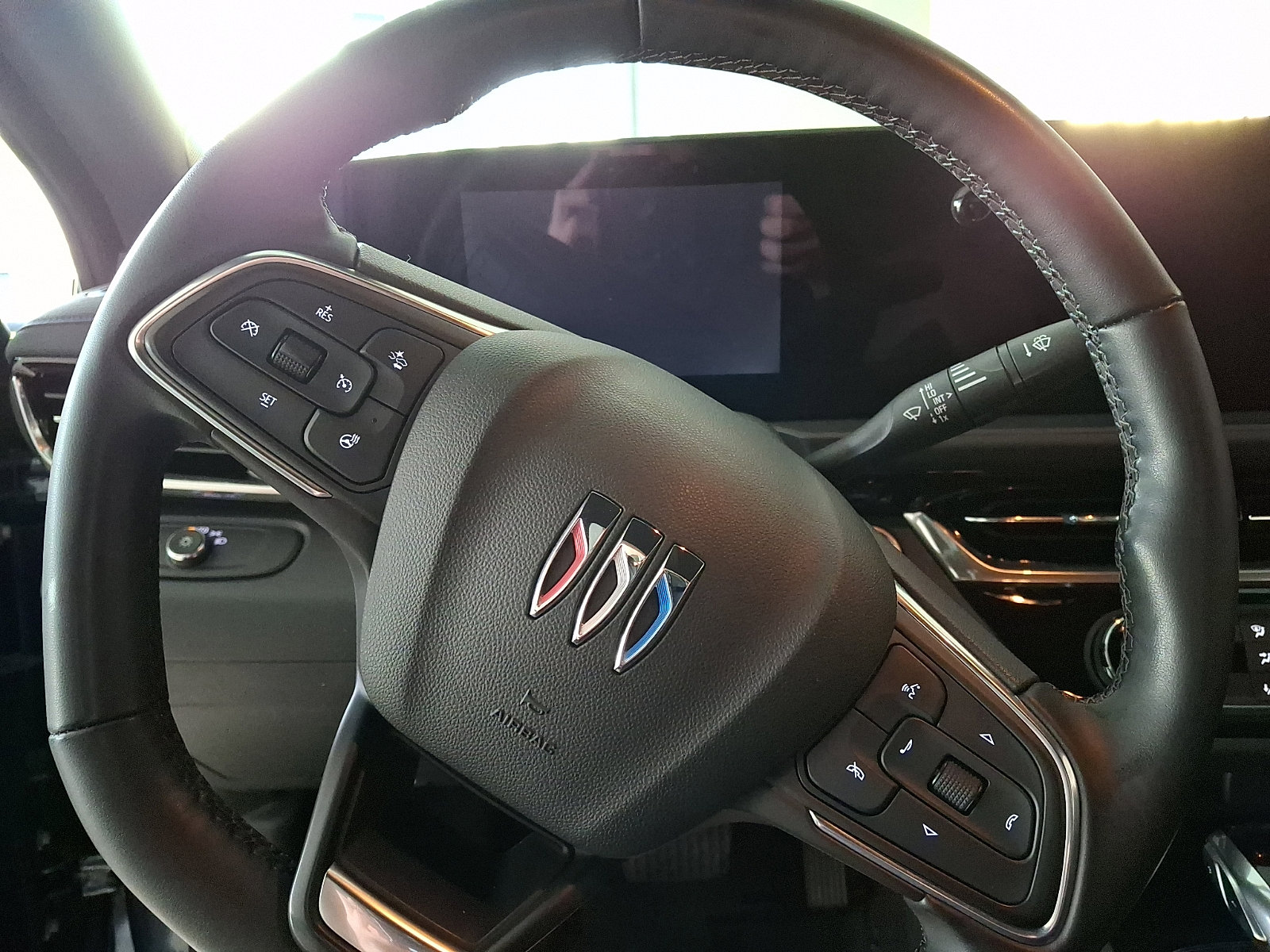 Used 2024 Buick Envista Sport Touring w/ Convenience I Package FWD image 20