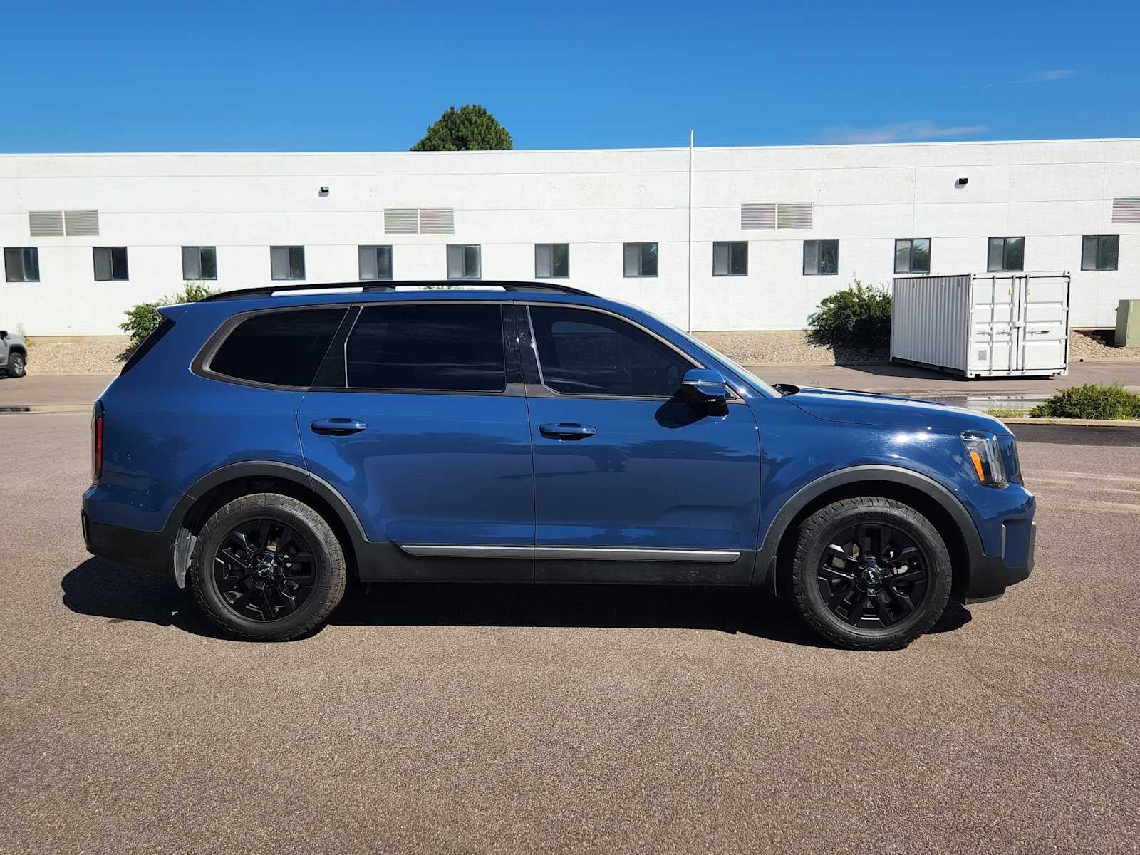 Used 2023 Kia Telluride SX Prestige X-Pro AWD/4WD image 2
