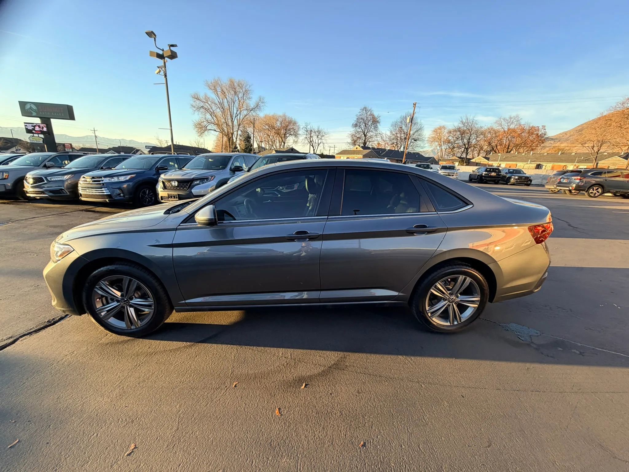 Used 2023 Volkswagen Jetta SE image 7