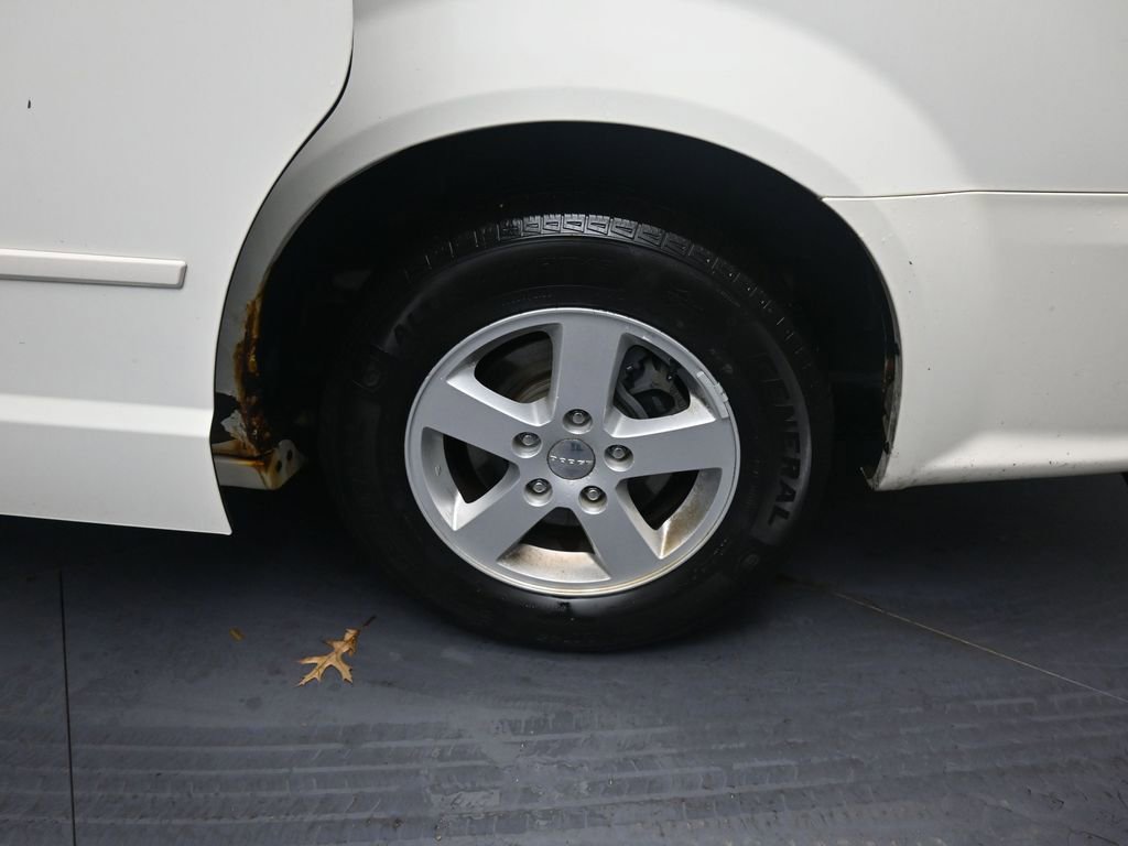 Used 2013 Dodge Grand Caravan SXT image 13