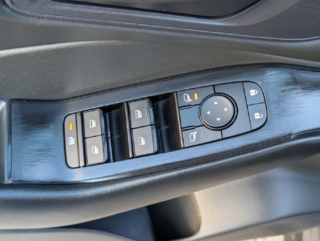 Used 2024 Nissan Rogue S FWD image 14