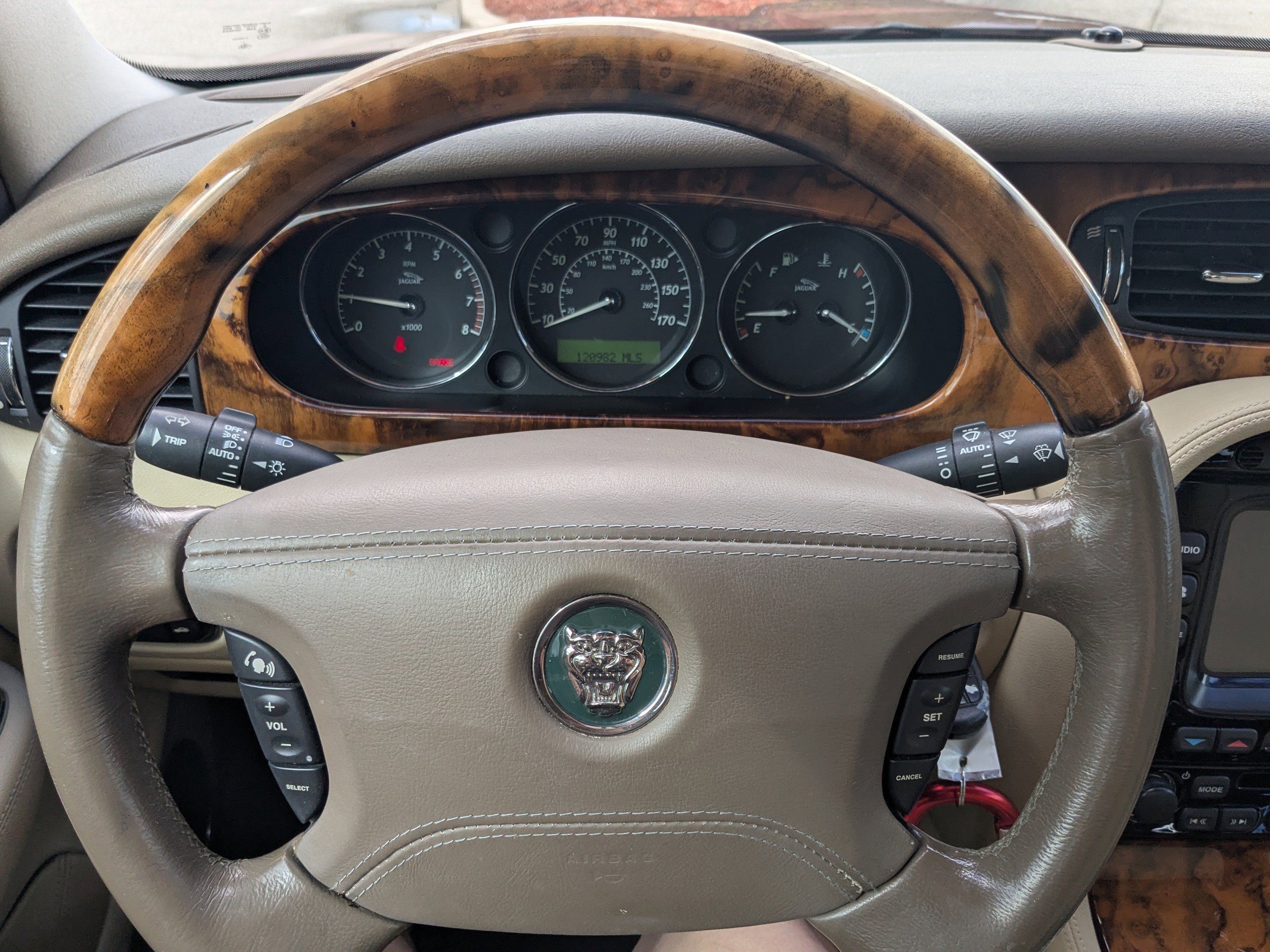 Used 2006 Jaguar XJ8 image 28