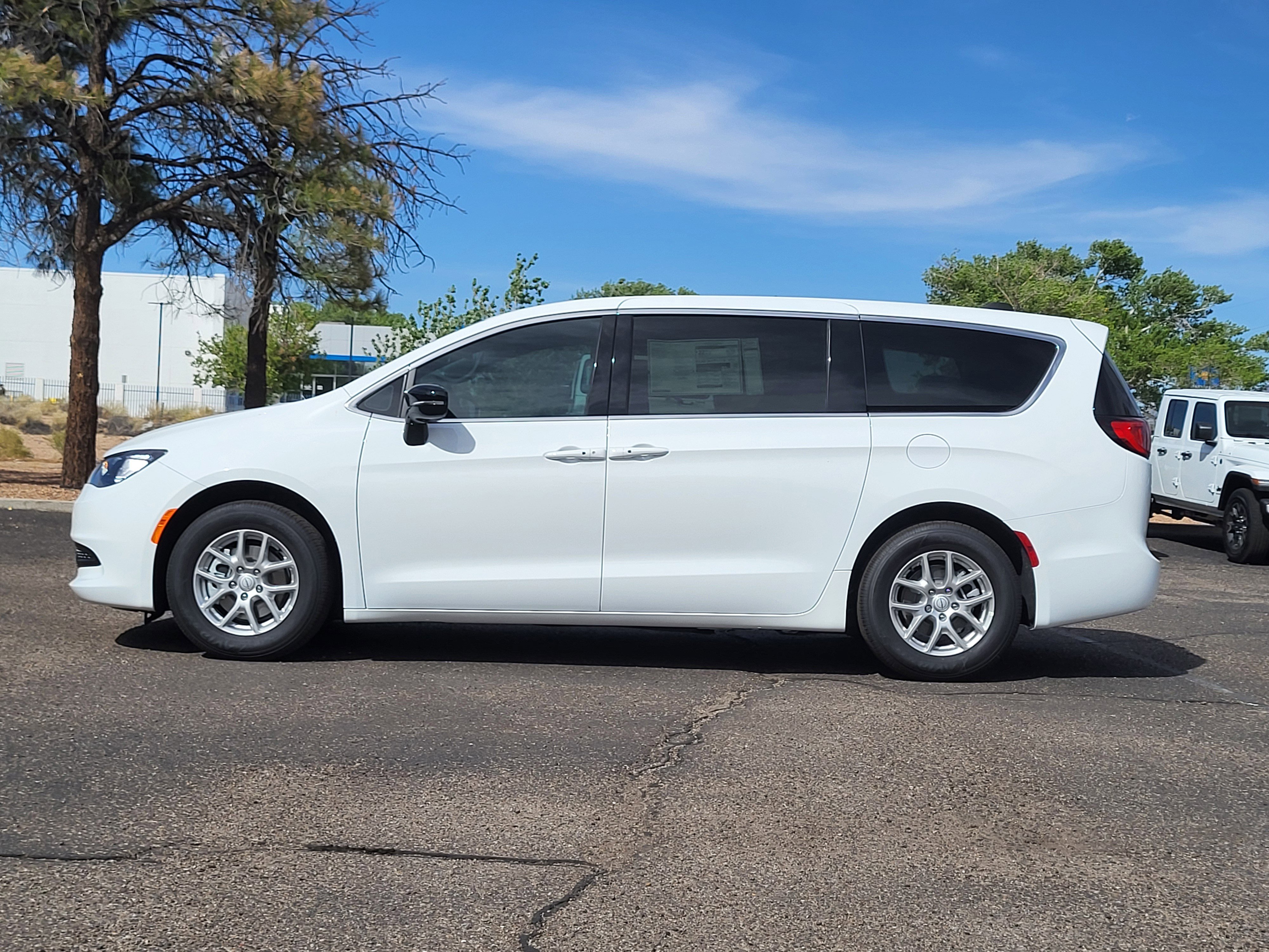 New 2026 Chrysler Voyager LX FWD image 4