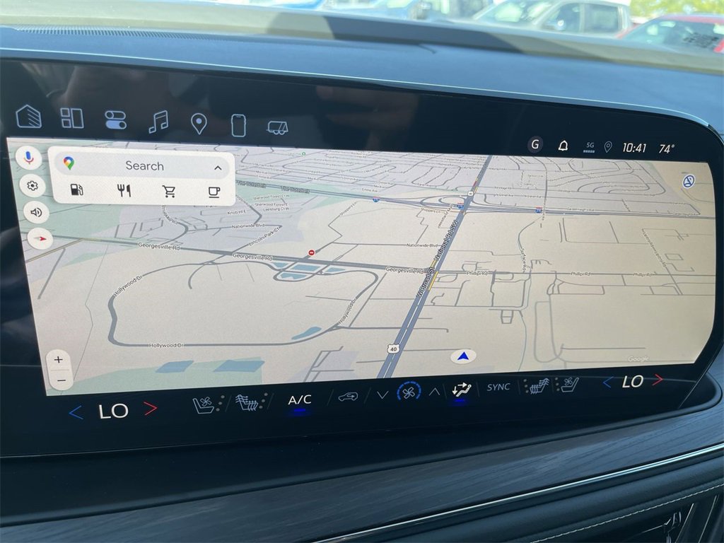 New 2025 Chevrolet Suburban Premier image 18