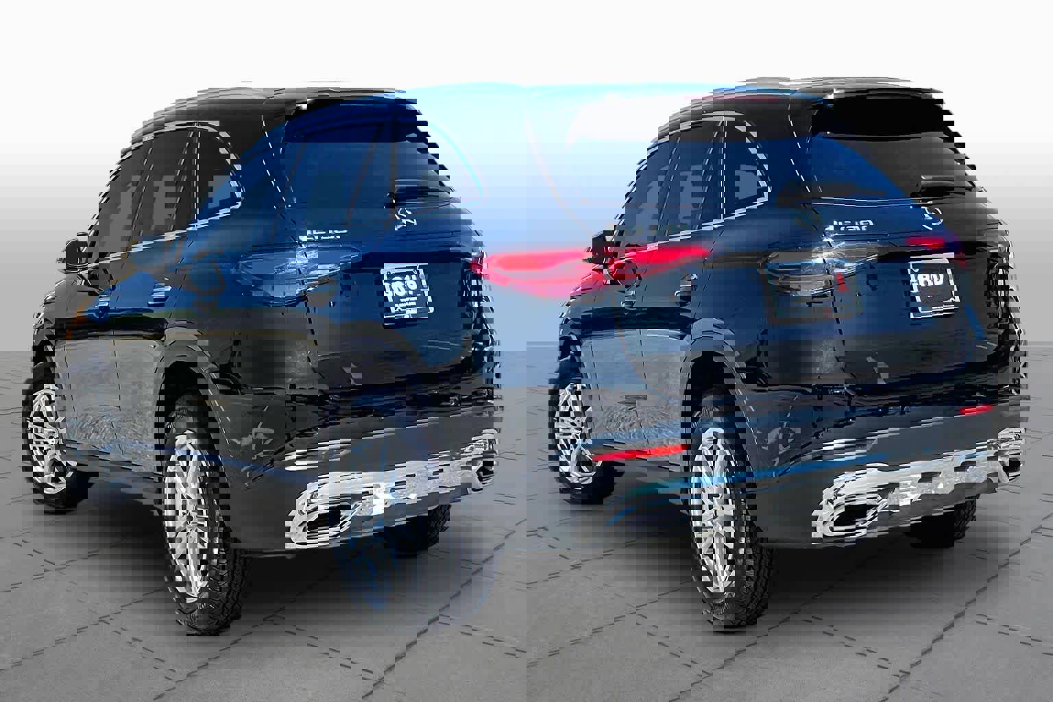 Used 2025 Mercedes-Benz GLC 300 image 12