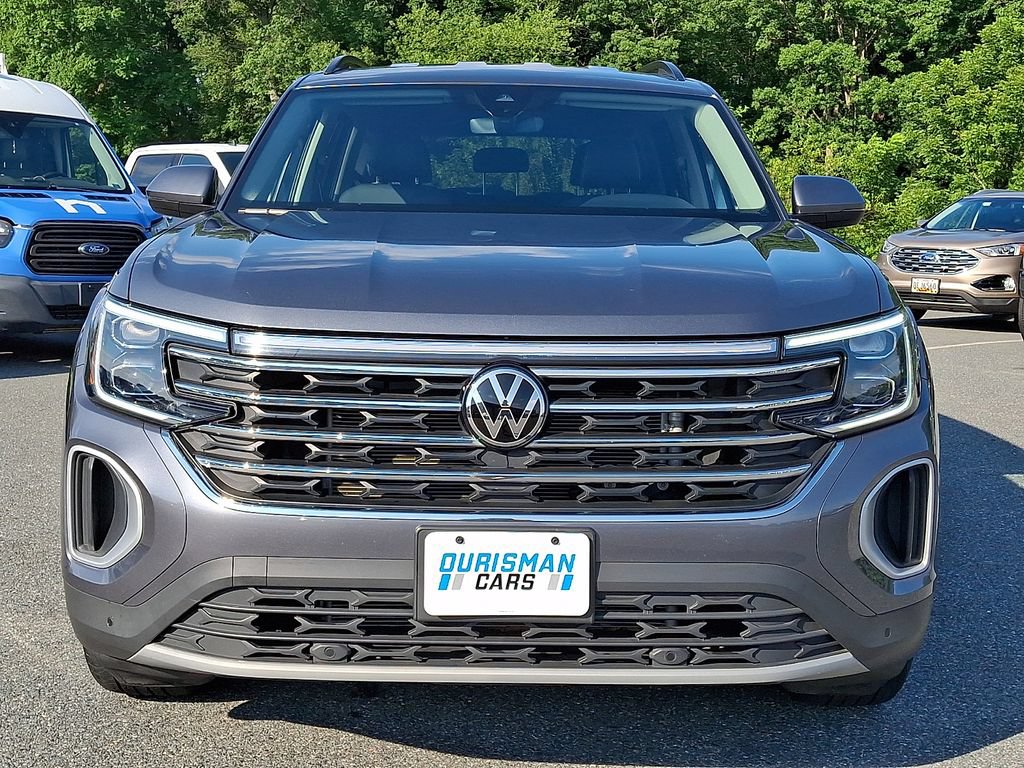 Used 2025 Volkswagen Atlas SE AWD/4WD image 2