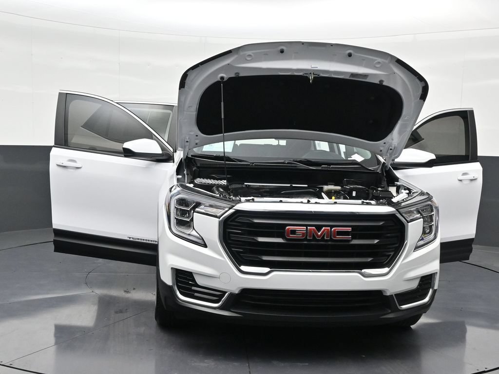 Used 2024 GMC Terrain SLE FWD image 34