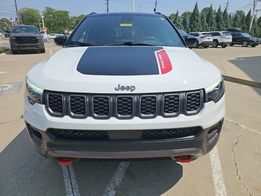 Certified 2025 Jeep Compass Trailhawk w/ Trailhawk Elite Group AWD/4WD image 7