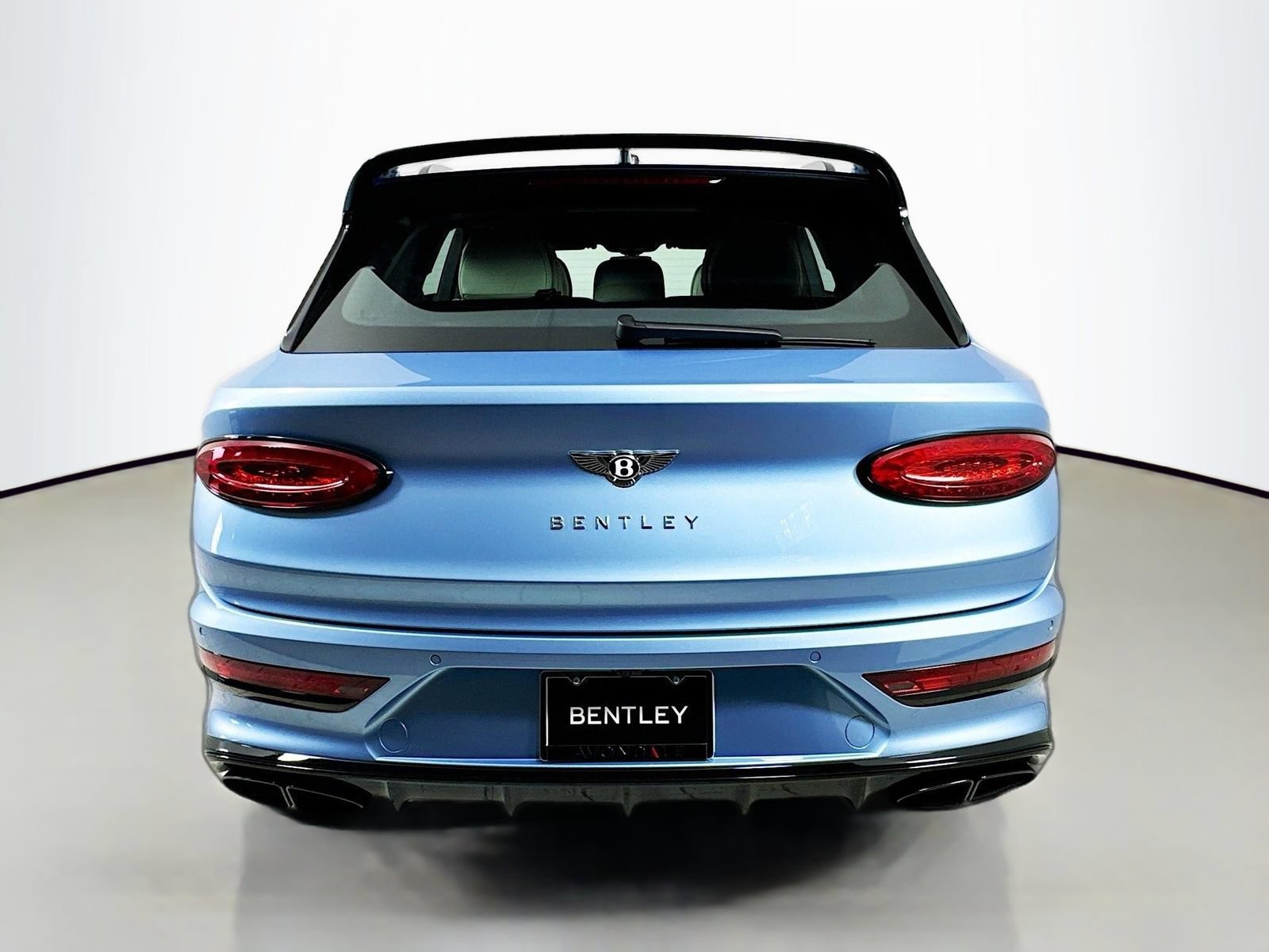 Certified 2025 Bentley Bentayga AWD/4WD image 7