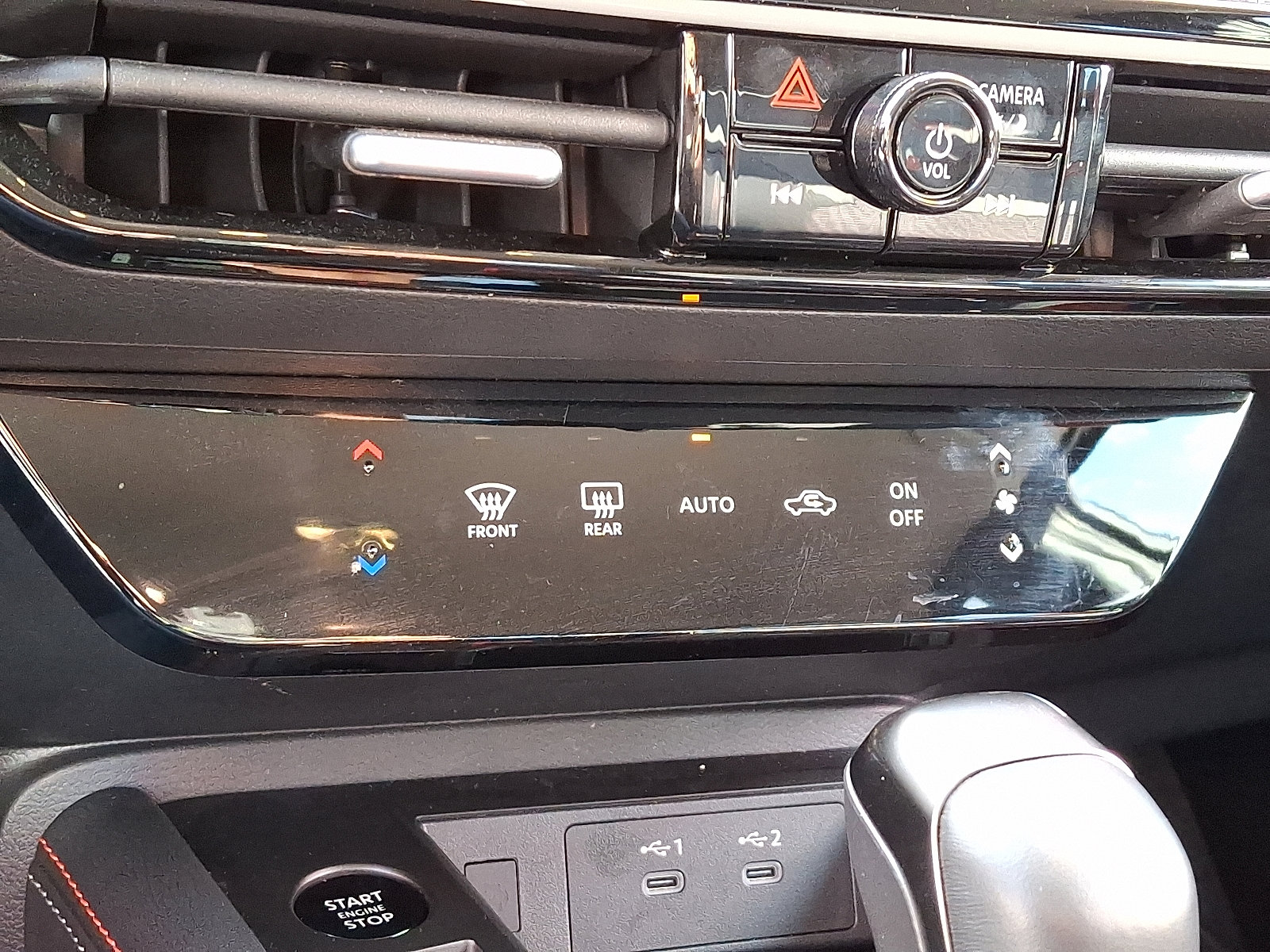 Used 2025 Nissan Kicks SR image 16