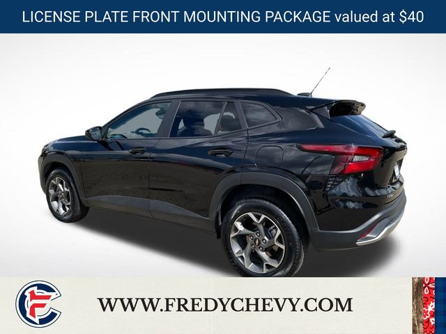 Used 2025 Chevrolet Trax LT FWD image 4