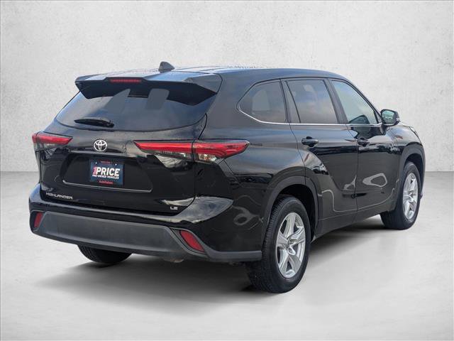 Used 2023 Toyota Highlander LE image 5
