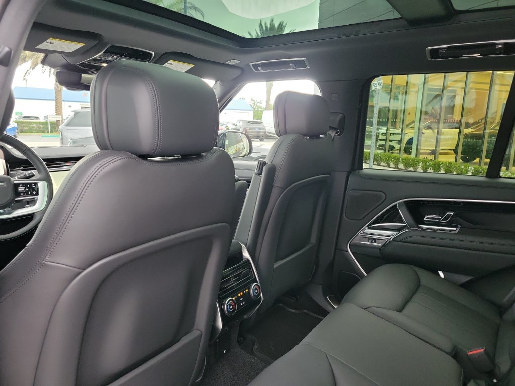 New 2027 Land Rover Range Rover SE AWD/4WD image 17
