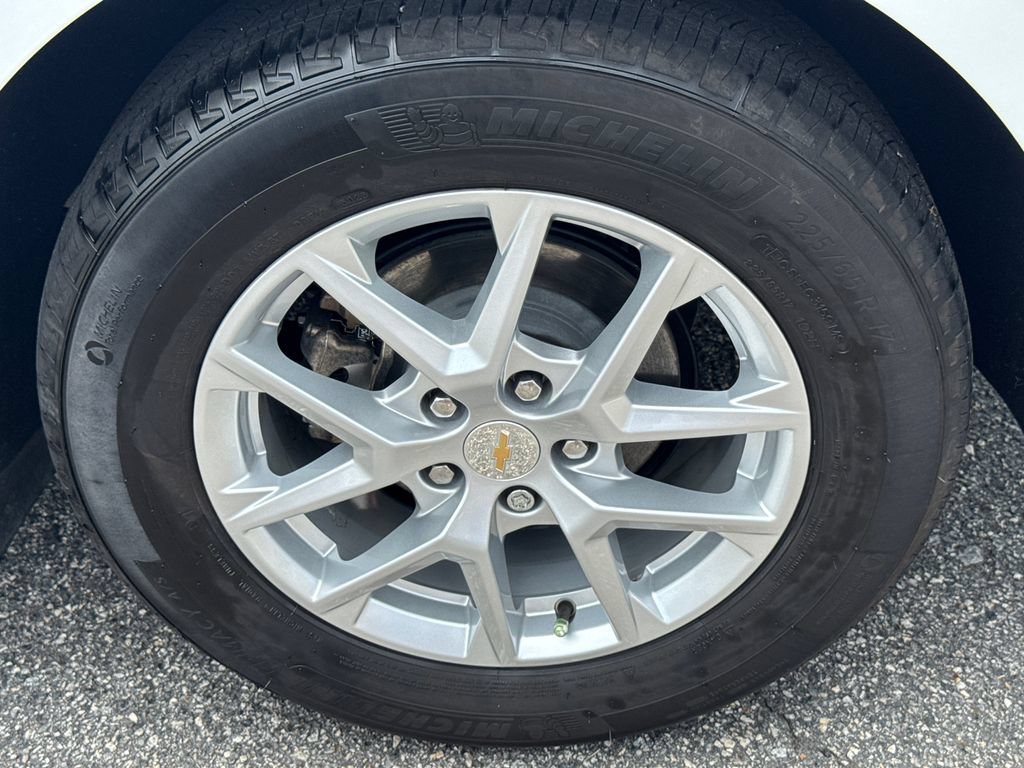 Used 2024 Chevrolet Equinox LT FWD image 22