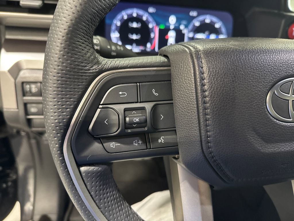 Used 2025 Toyota Tacoma TRD Sport image 19