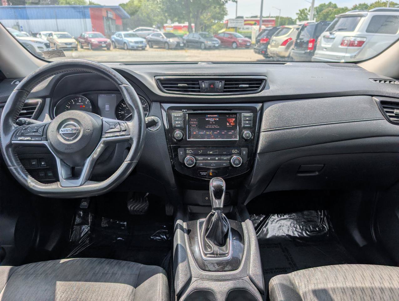 Used 2018 Nissan Rogue SV FWD image 38