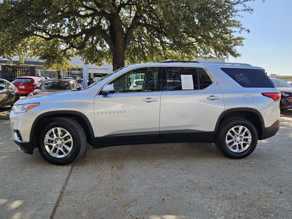 Used 2018 Chevrolet Traverse LT image 2