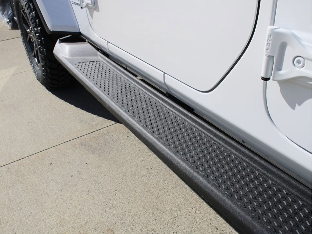 New 2025 Jeep Gladiator Sport image 39