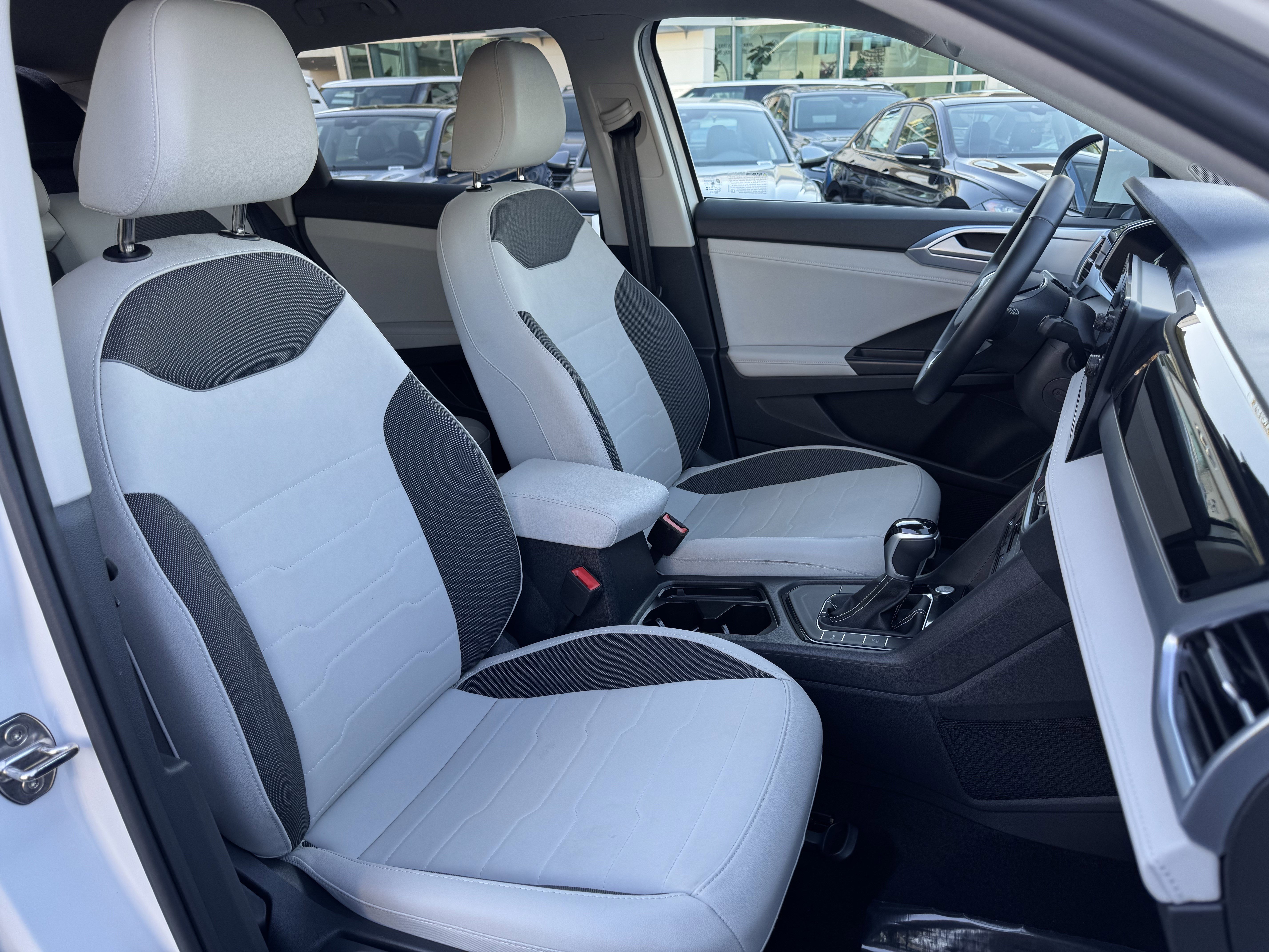 Used 2025 Volkswagen Taos SE image 37