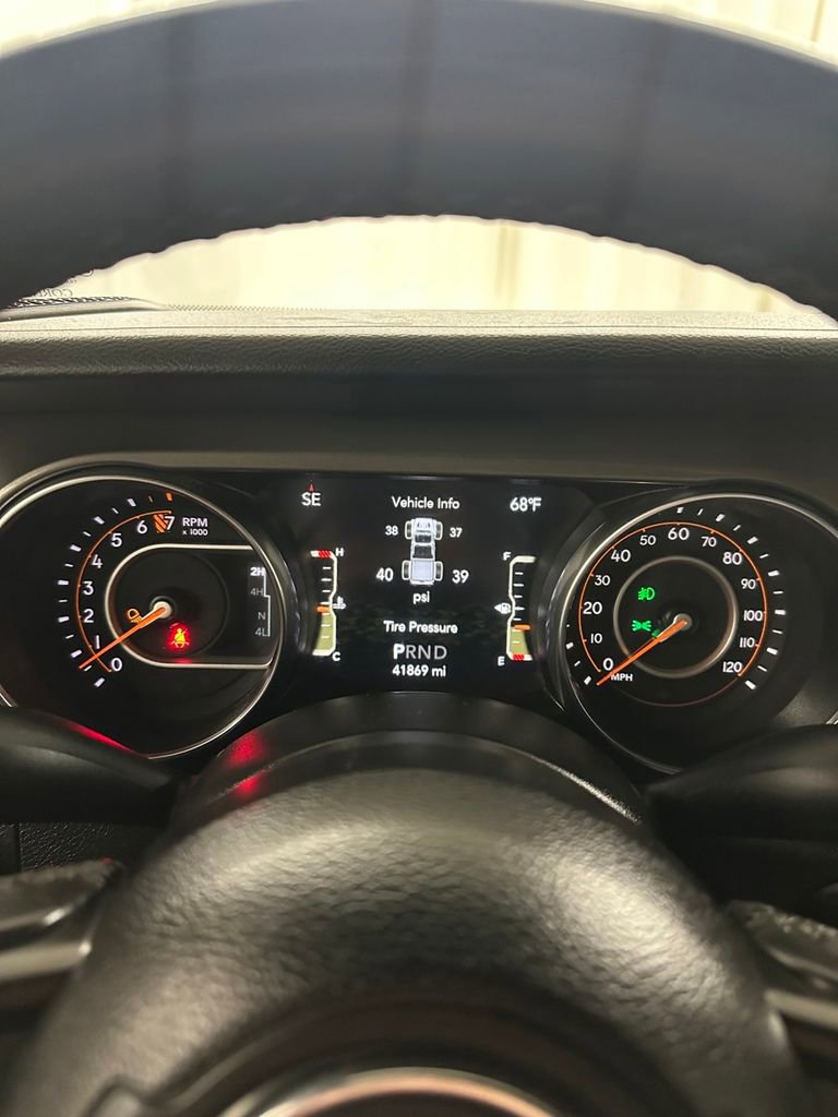 Used 2022 Jeep Gladiator Willys image 21