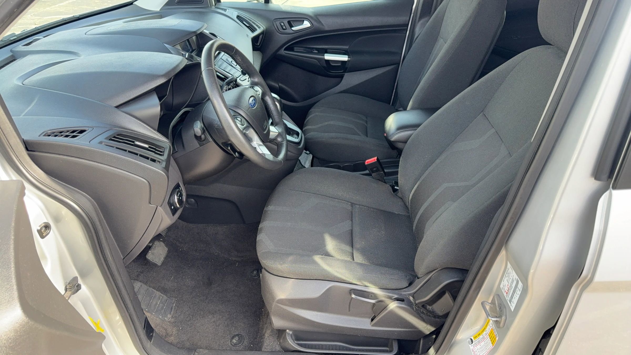 Used 2015 Ford Transit Connect XLT image 6