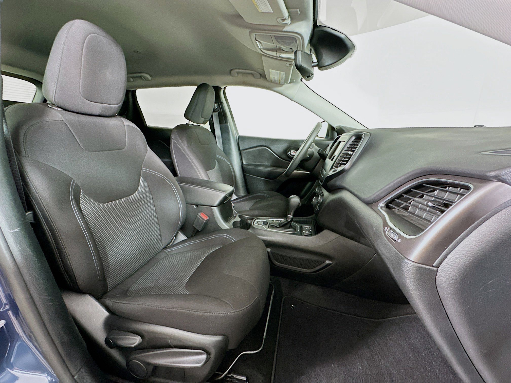 Used 2021 Jeep Cherokee Latitude image 29