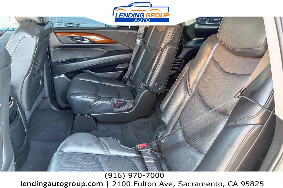 Used 2017 Cadillac Escalade Premium Luxury AWD/4WD image 16