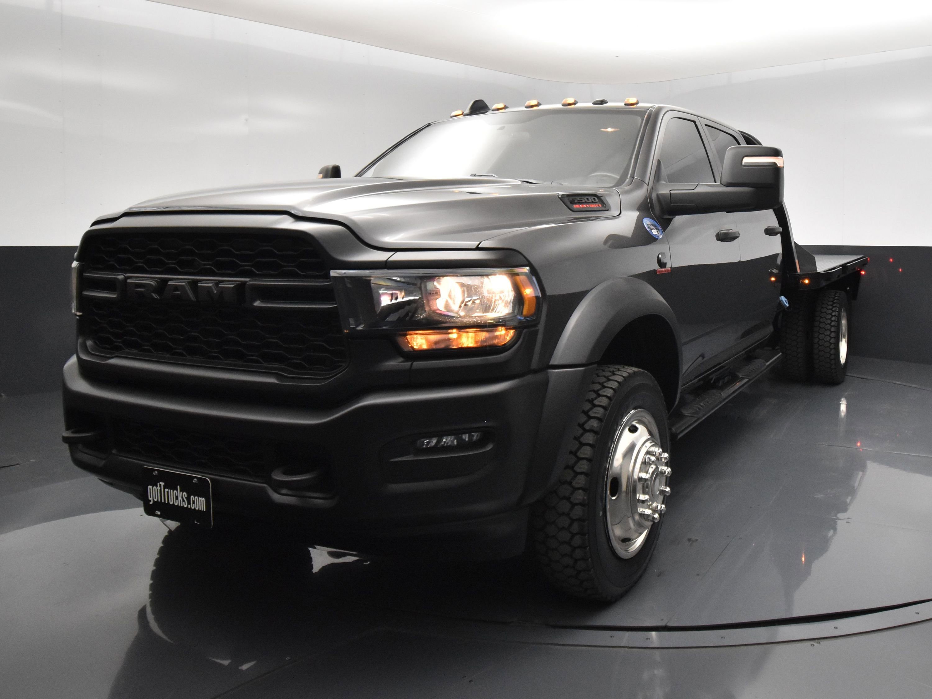 Used 2023 RAM 5500 Tradesman AWD/4WD image 2