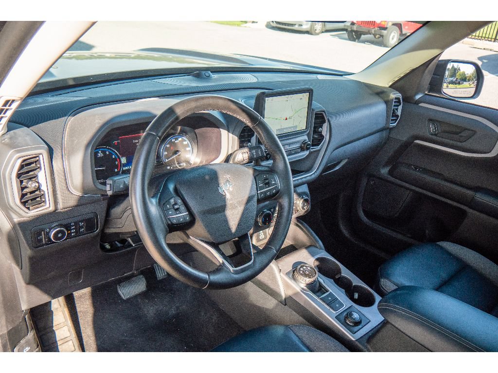Used 2024 Ford Bronco Sport Outer Banks w/ Tech Package AWD/4WD image 12