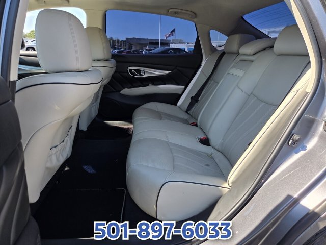 Used 2018 INFINITI Q70 L 3.7 RWD image 10