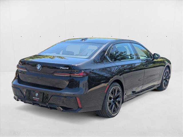 New 2025 BMW 750e xDrive w/ Premium Package image 2