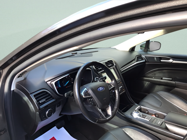 Used 2019 Ford Fusion Energi Titanium FWD image 14