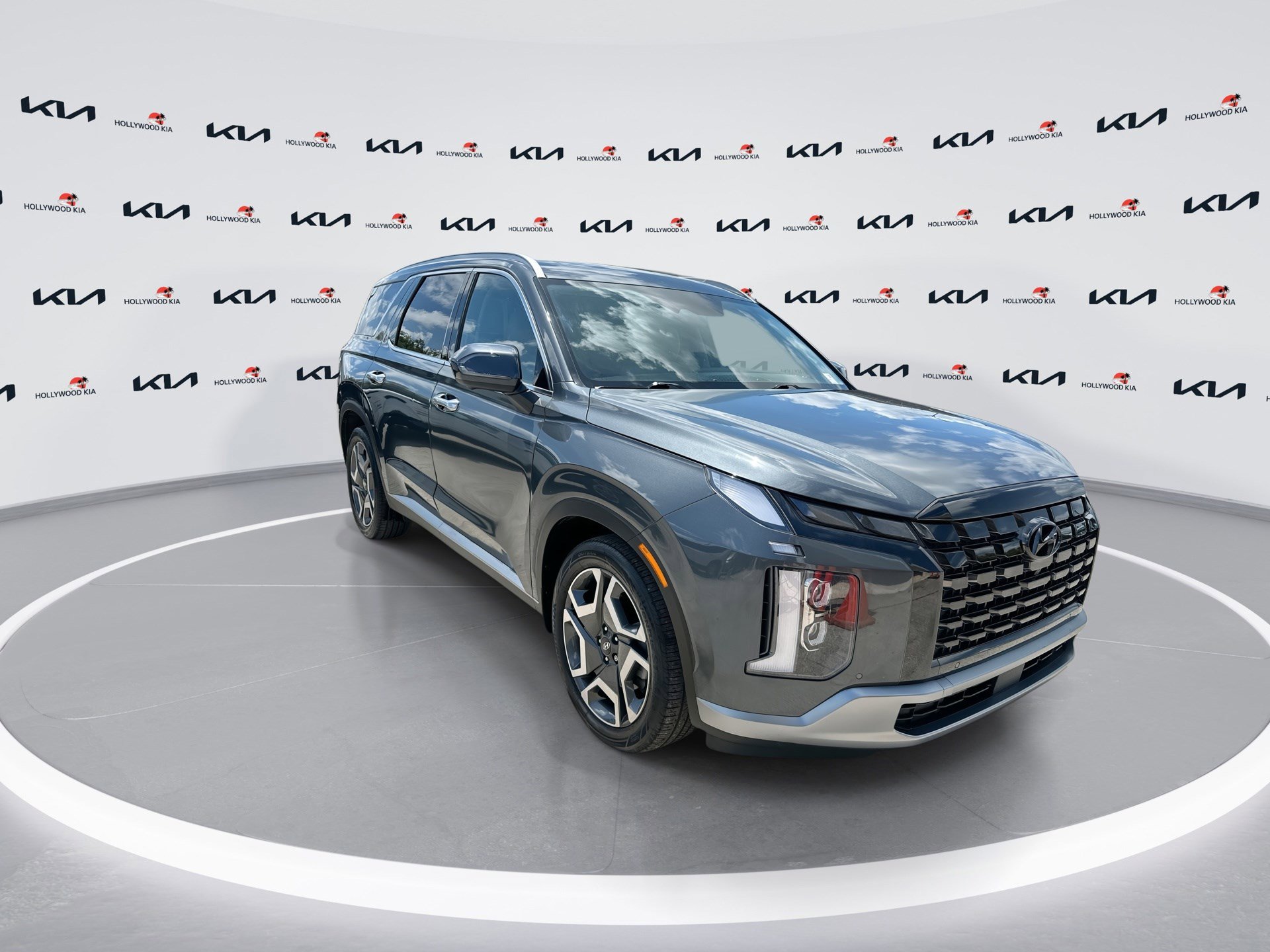 Used 2024 Hyundai Palisade SEL w/ Premium Package image 2