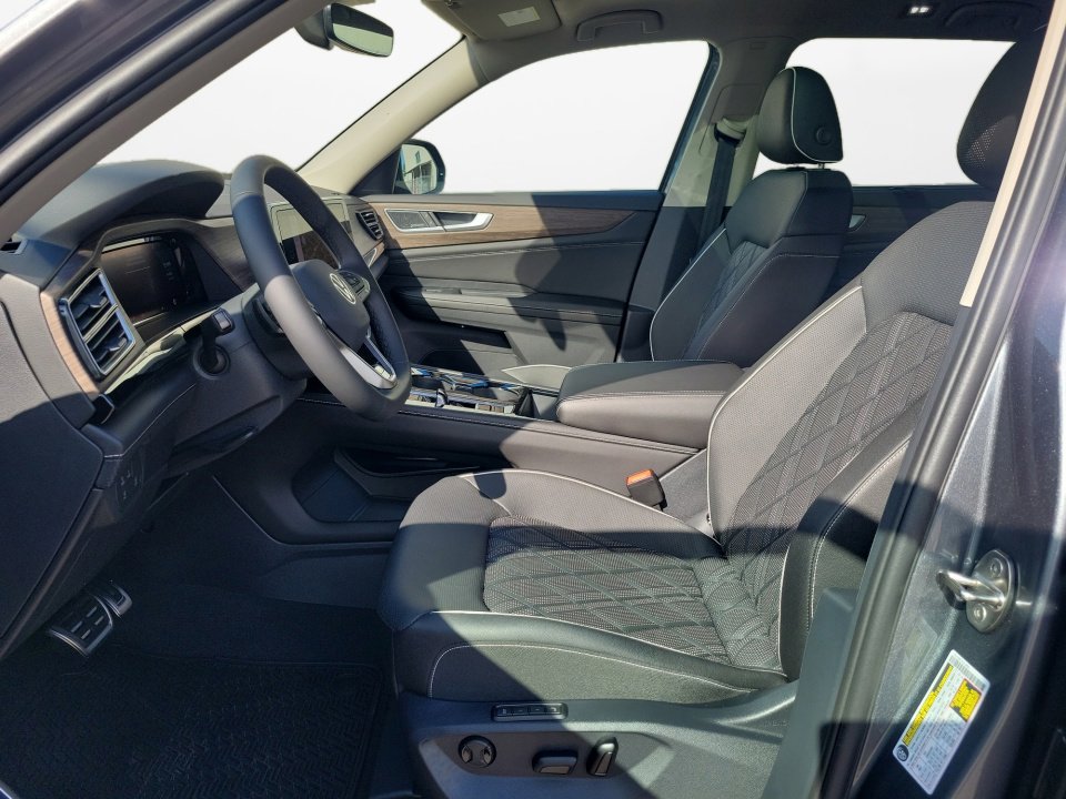 New 2025 Volkswagen Atlas SEL Premium R-Line image 9