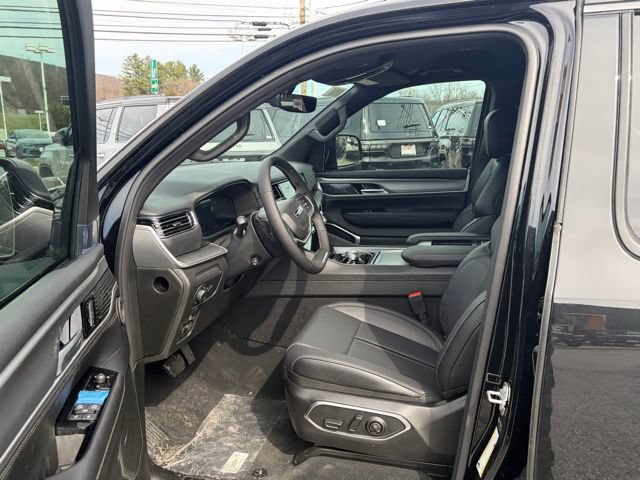 New 2026 Jeep Grand Wagoneer L Limited w/ Rear Seat Video Group I AWD/4WD image 16