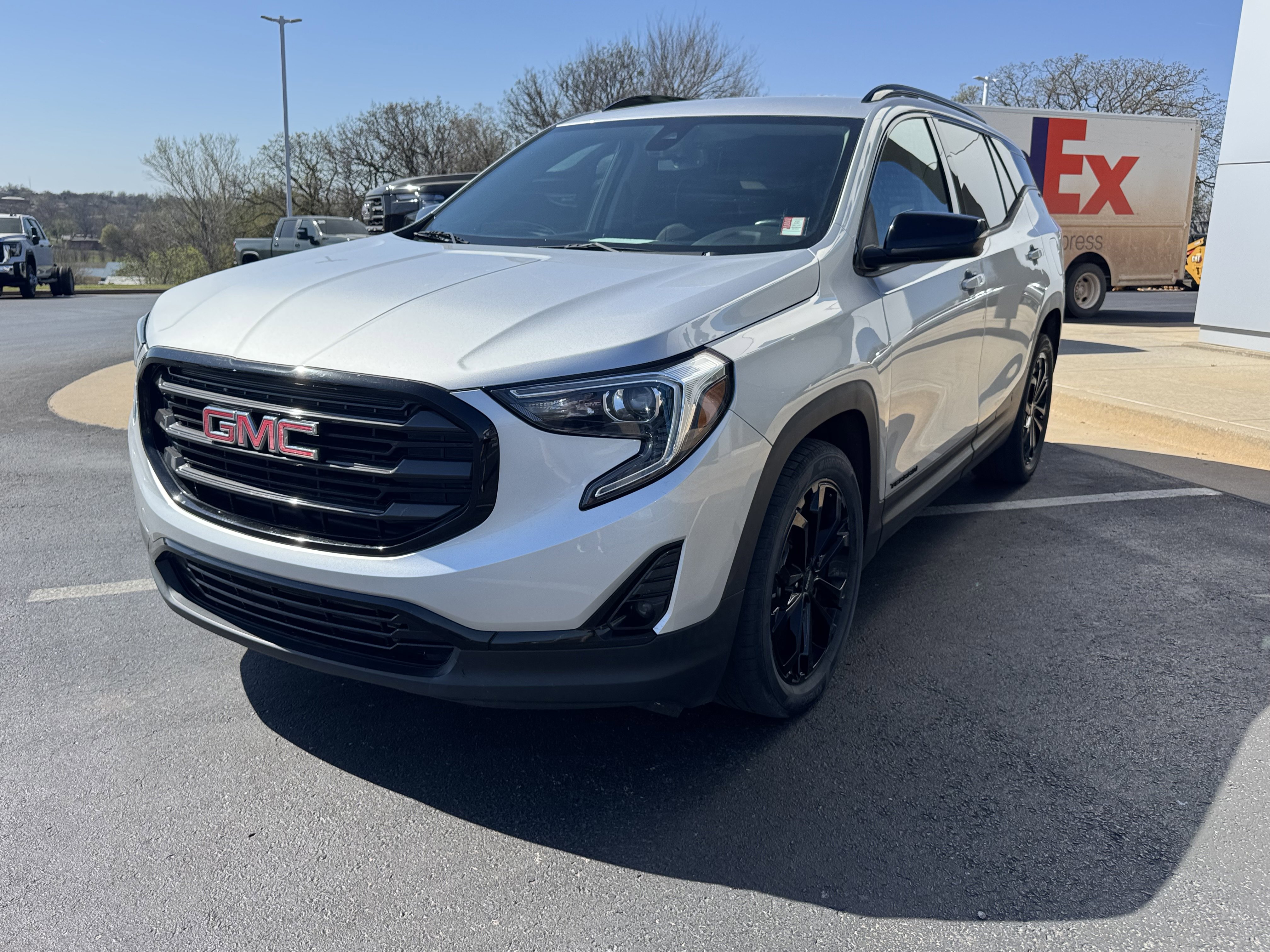 Used 2021 GMC Terrain SLT w/ Infotainment Package II image 2