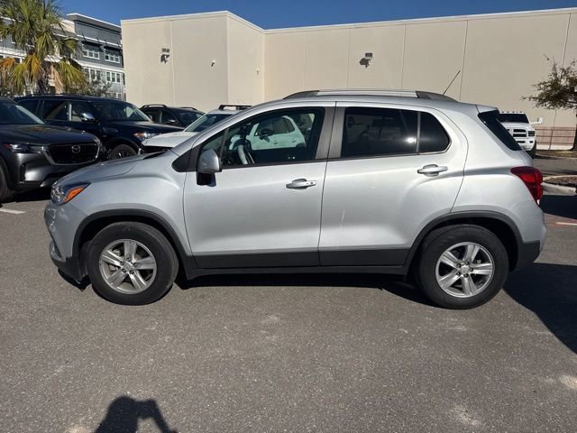 Used 2021 Chevrolet Trax LT w/ LT Convenience Package image 6