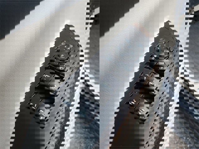 Used 2021 GMC Acadia Denali w/ Denali Technology Package image 75