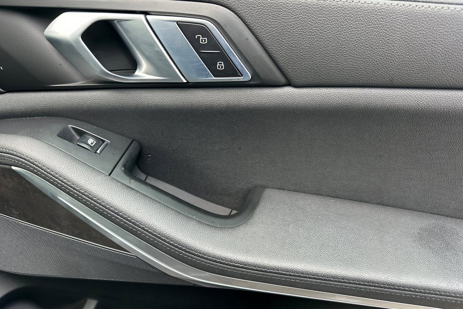 Used 2022 BMW X5 xDrive40i w/ Parking Assistance Package image 21