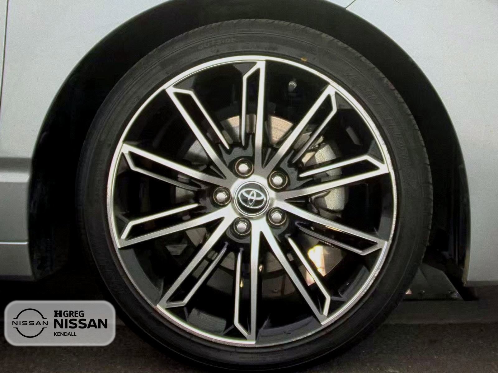 Used 2019 Toyota Avalon Touring image 15